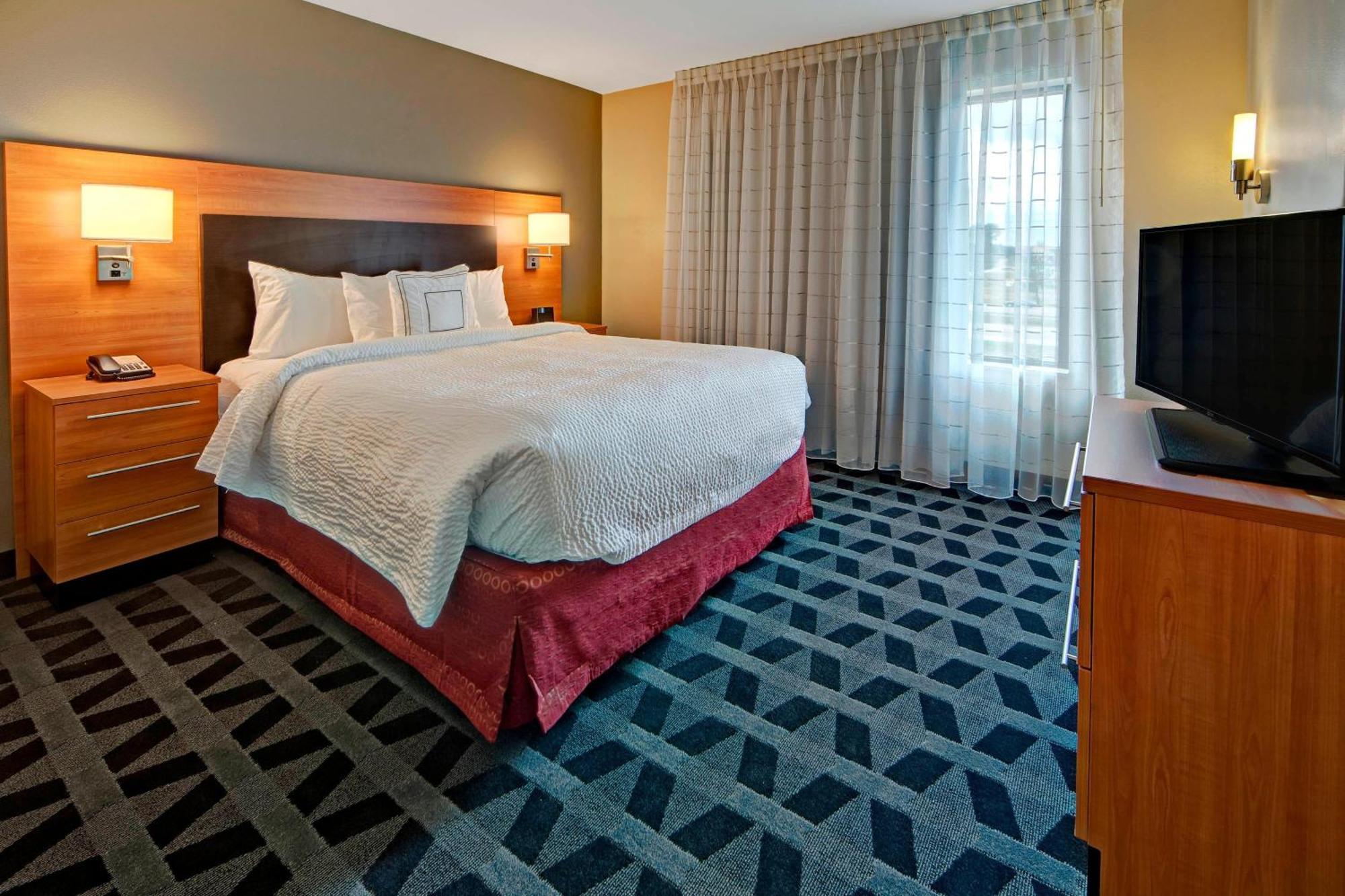 Towneplace Suites By Marriott Хатисбург Екстериор снимка