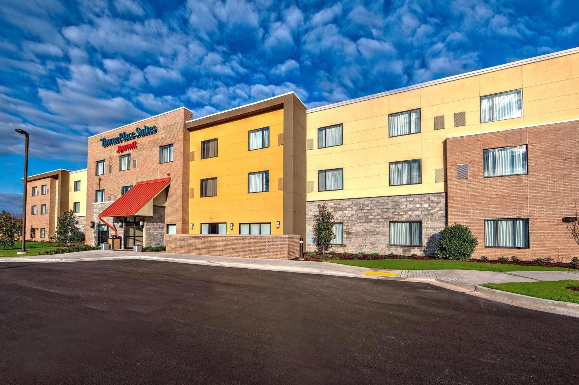 Towneplace Suites By Marriott Хатисбург Екстериор снимка